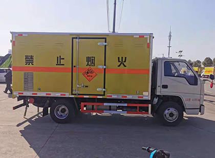 延津爆破器材运输车技术升级与安全合规新趋势